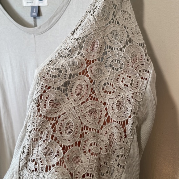 ⭐️2/$15⭐️ Old Navy Maternity Shirt - Picture 3 of 6